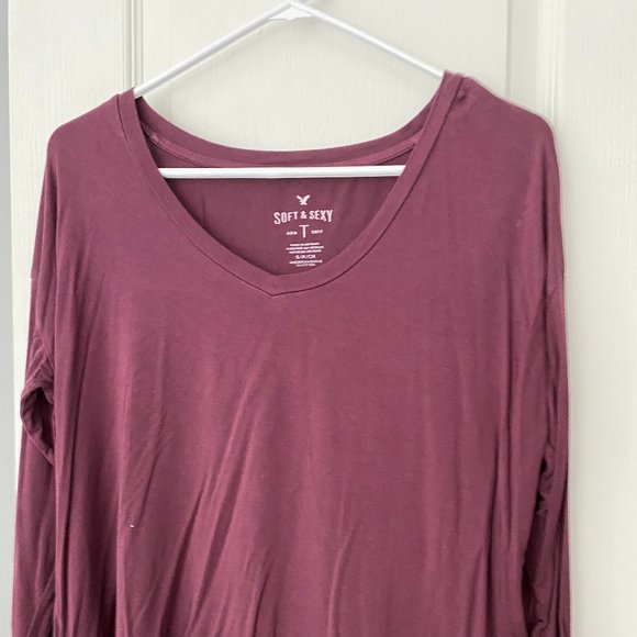 AE SOFT AND SEXY BURGUNDY TSHIRT - Picture 1 of 2